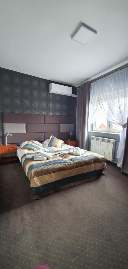Hotel Bursztynowy Jozefow na Wisla Экстерьер фото