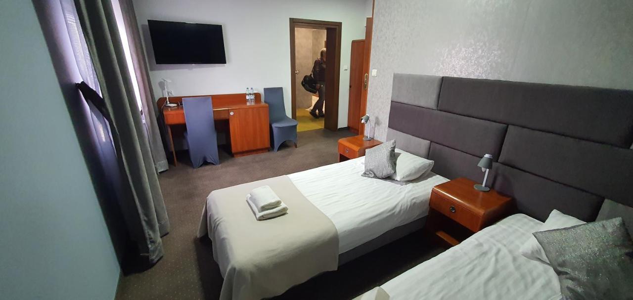 Hotel Bursztynowy Jozefow na Wisla Экстерьер фото
