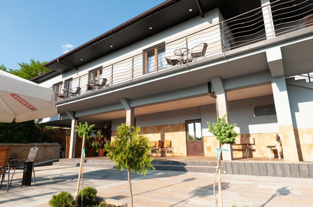Hotel Bursztynowy Jozefow na Wisla Экстерьер фото