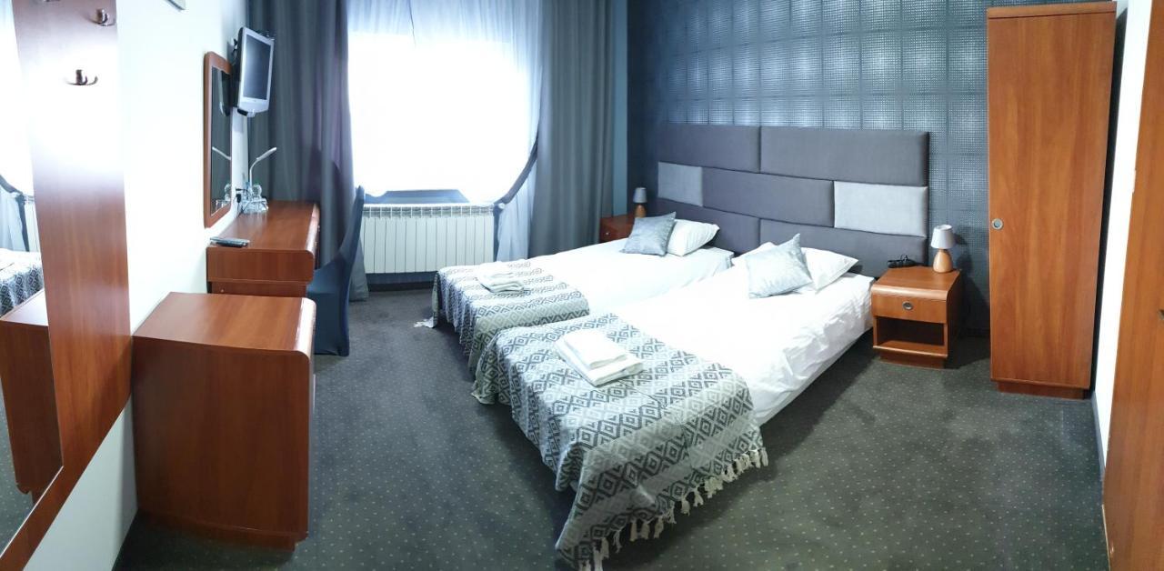 Hotel Bursztynowy Jozefow na Wisla Экстерьер фото