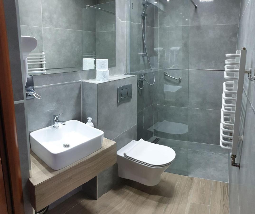 Hotel Bursztynowy Jozefow na Wisla Экстерьер фото
